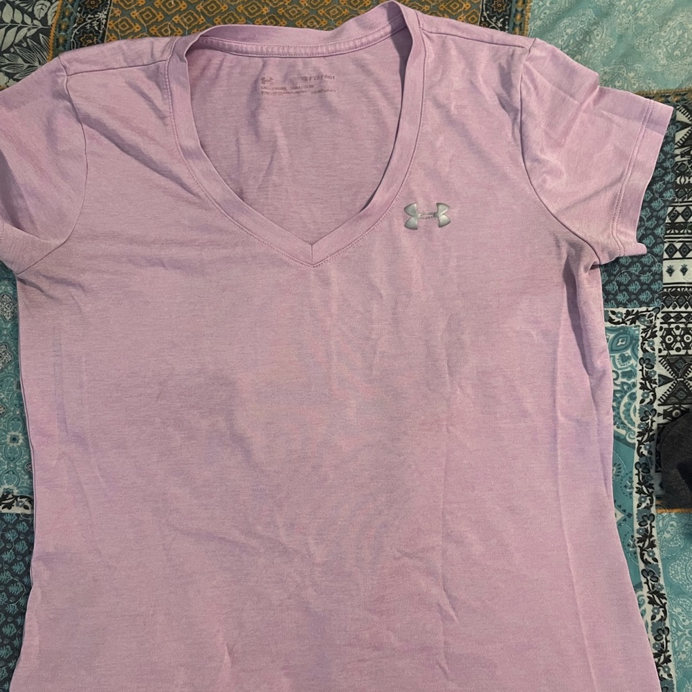 Under Armour Women's Lavender V-Neck Tee